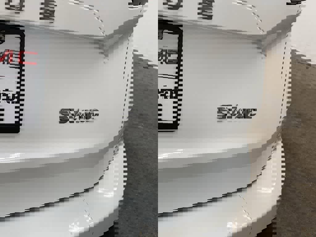 Used 2024 Nissan Rogue SV image 10