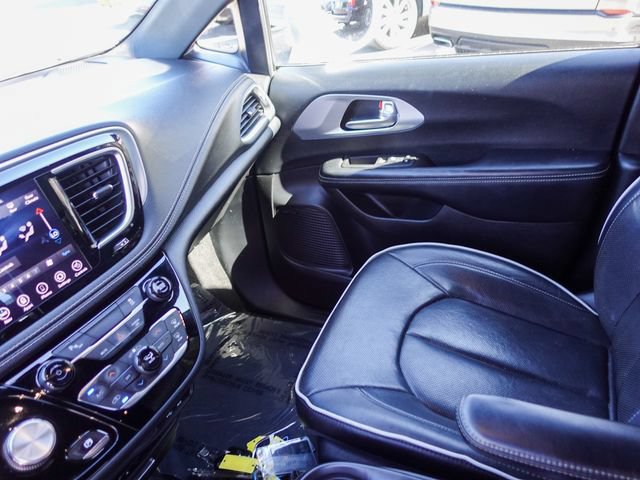 Used 2020 Chrysler Pacifica Limited w/ S Appearance Package FWD image 21
