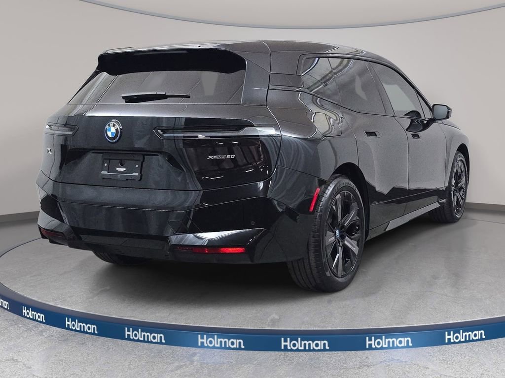 Used 2024 BMW iX xDrive50 w/ Premium Package image 6