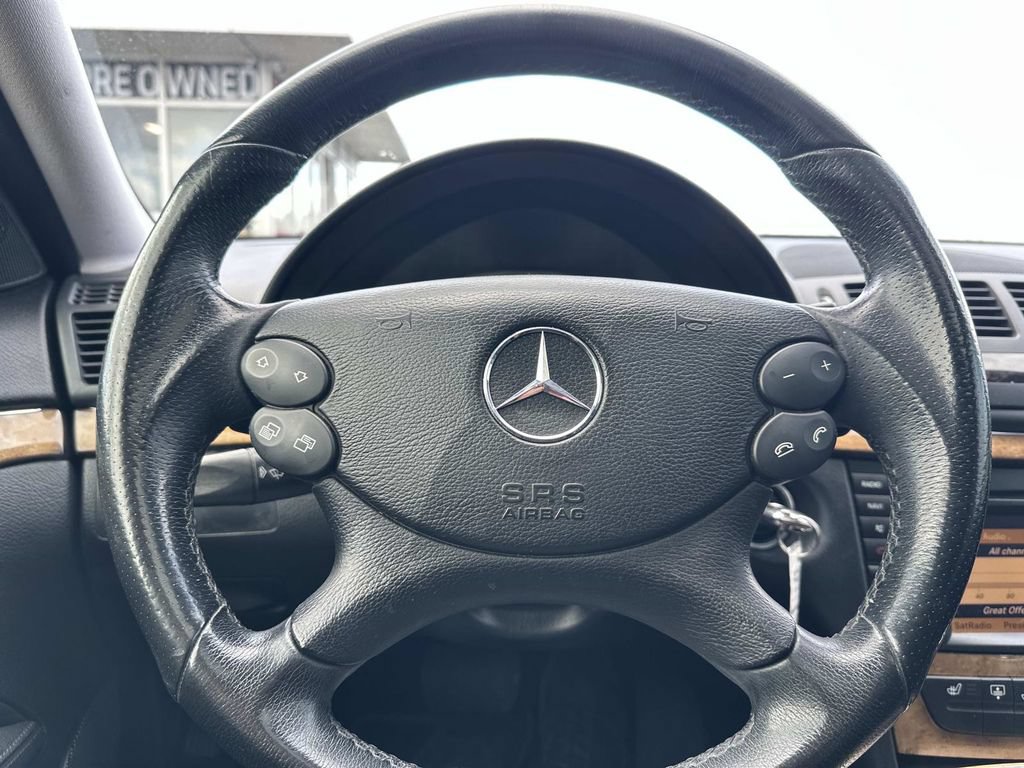 Used 2009 Mercedes-Benz E 350 4MATIC Sedan image 20
