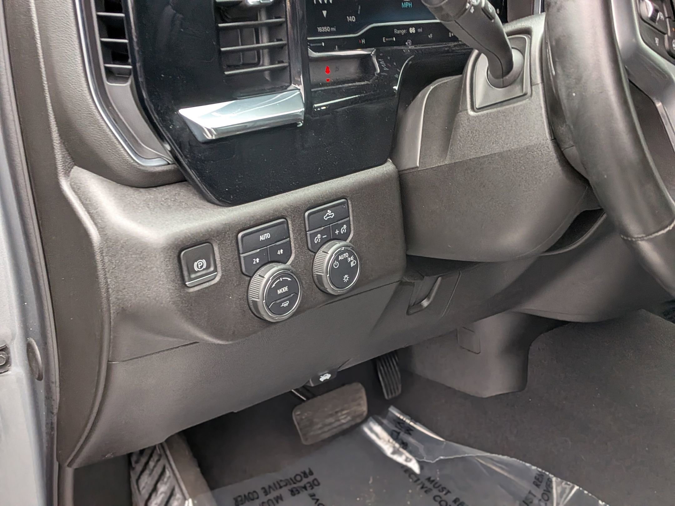 Used 2024 Chevrolet Silverado 1500 LT image 17