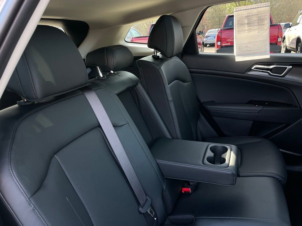 Used 2025 Kia Sportage EX w/ Premium Package image 38