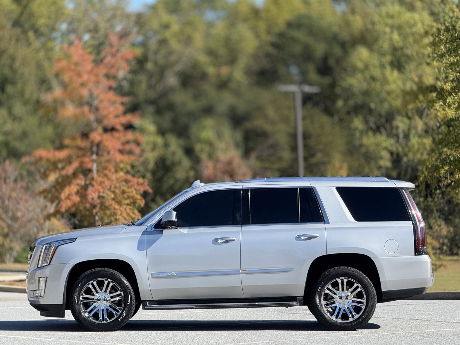 Used 2016 Cadillac Escalade 2WD image 8
