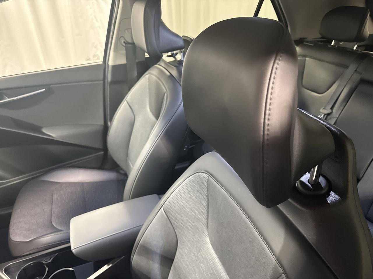 Certified 2025 Kia Niro SX Touring image 18