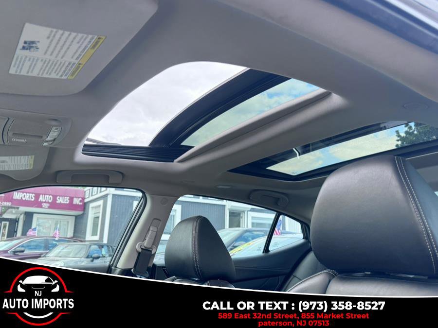 Used 2016 Nissan Maxima Platinum w/ Interior Lighting Package image 30