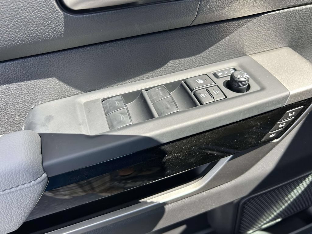 New 2026 Toyota Tundra Limited AWD/4WD image 18