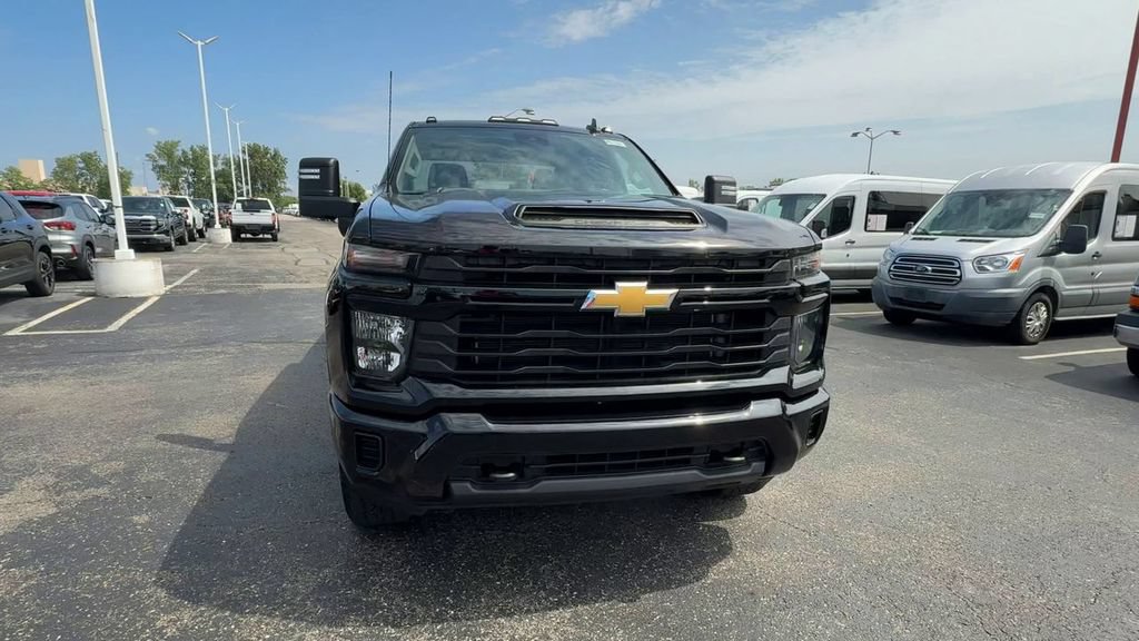 Used 2024 Chevrolet Silverado 2500 Custom w/ Custom Value Package AWD/4WD image 3