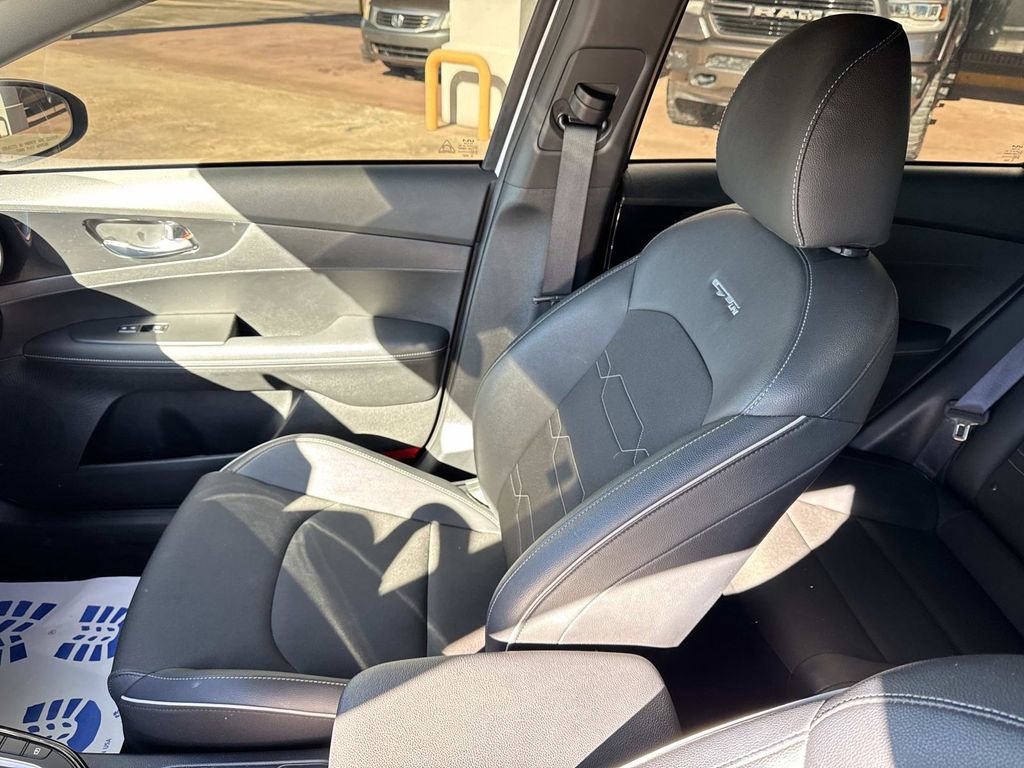 Used 2024 Kia Forte GT-Line w/ GT-Line Premium Package image 31