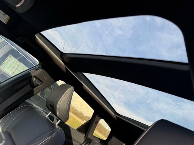 Used 2025 Toyota Crown Signia image 7