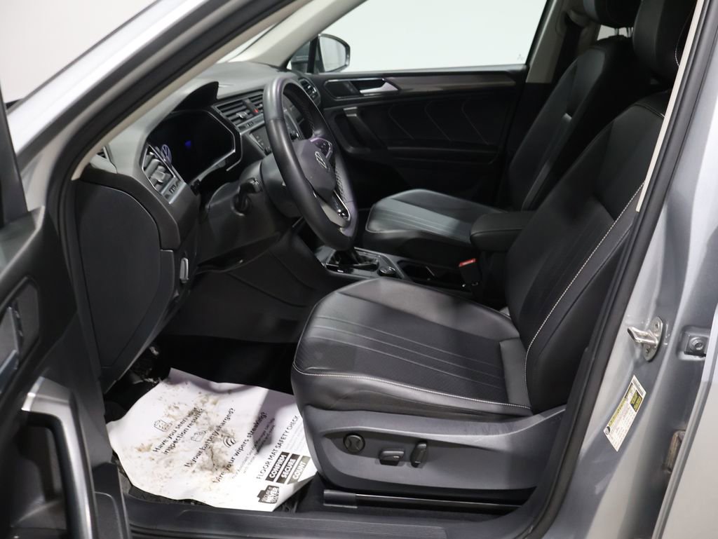 Used 2022 Volkswagen Tiguan SE image 12