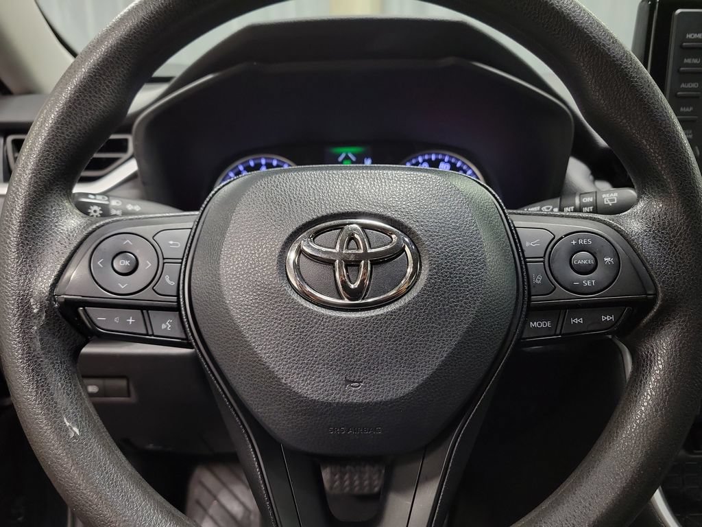 Used 2022 Toyota RAV4 XLE AWD/4WD image 22