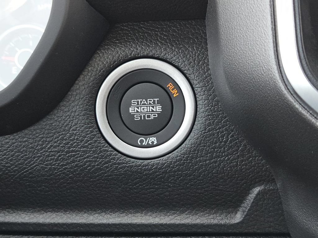 New 2026 RAM 1500 Express AWD/4WD image 14