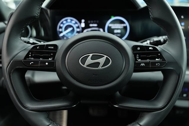 Certified 2025 Hyundai Elantra SEL FWD image 33