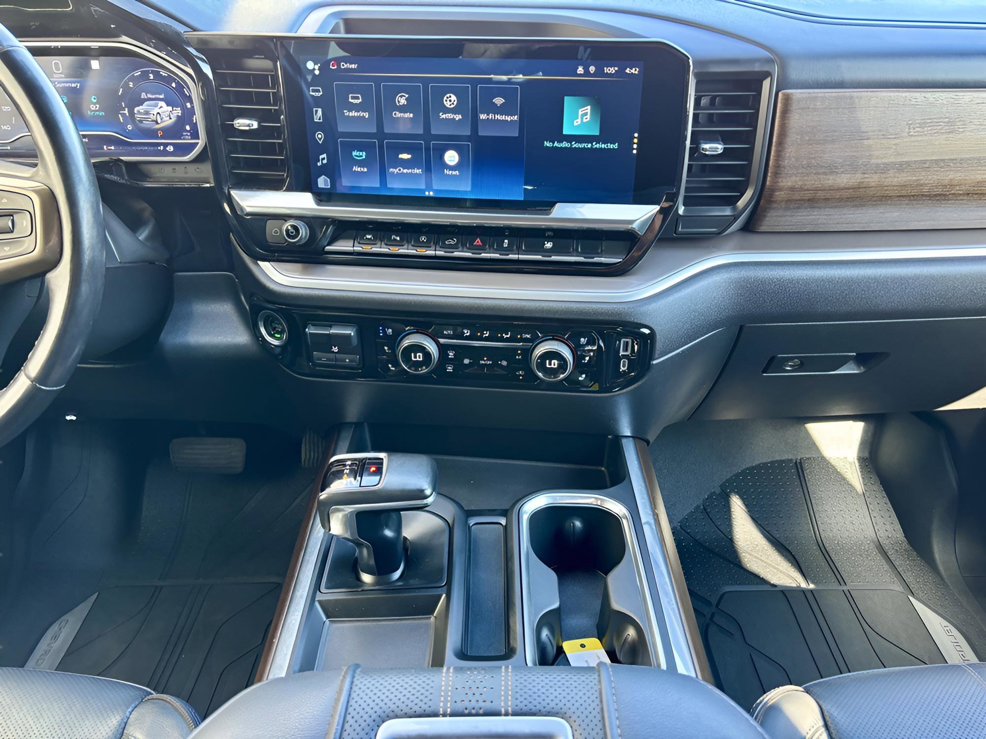 Used 2022 Chevrolet Silverado 1500 High Country image 40