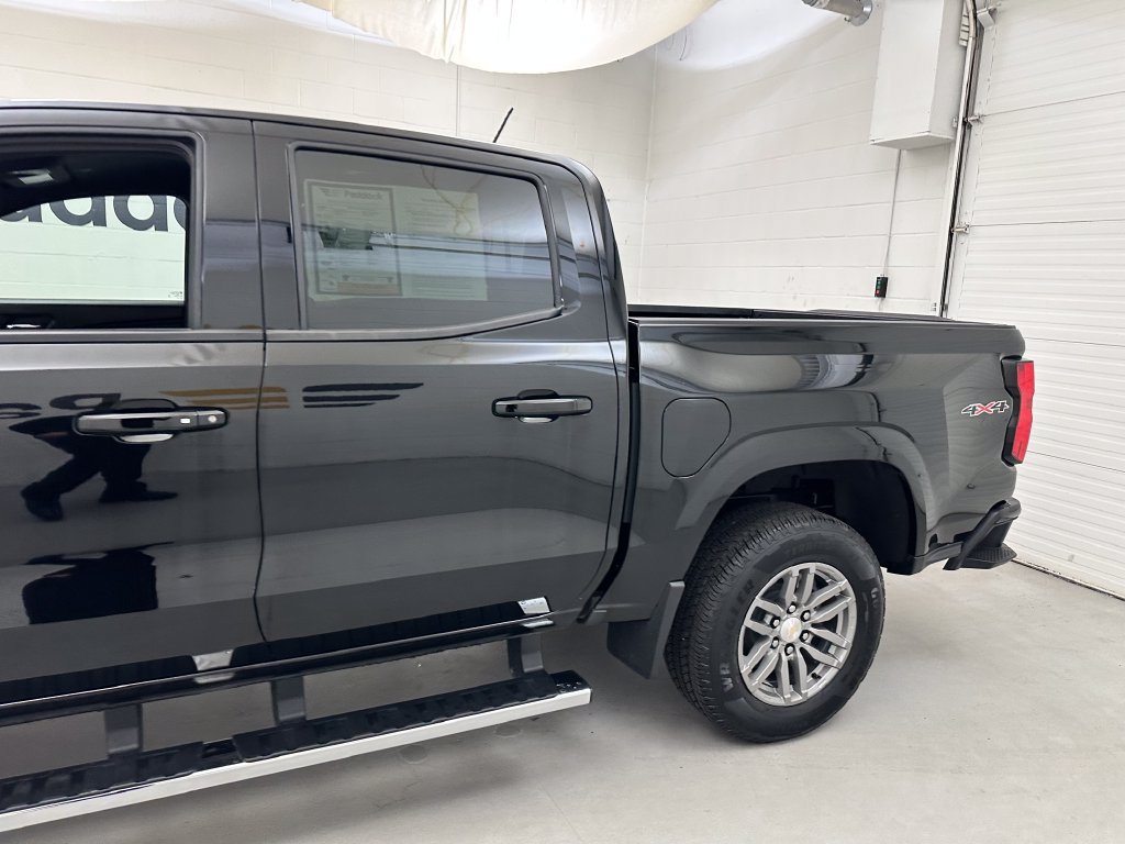 Used 2024 Chevrolet Colorado LT w/ LT Convenience Package AWD/4WD image 5