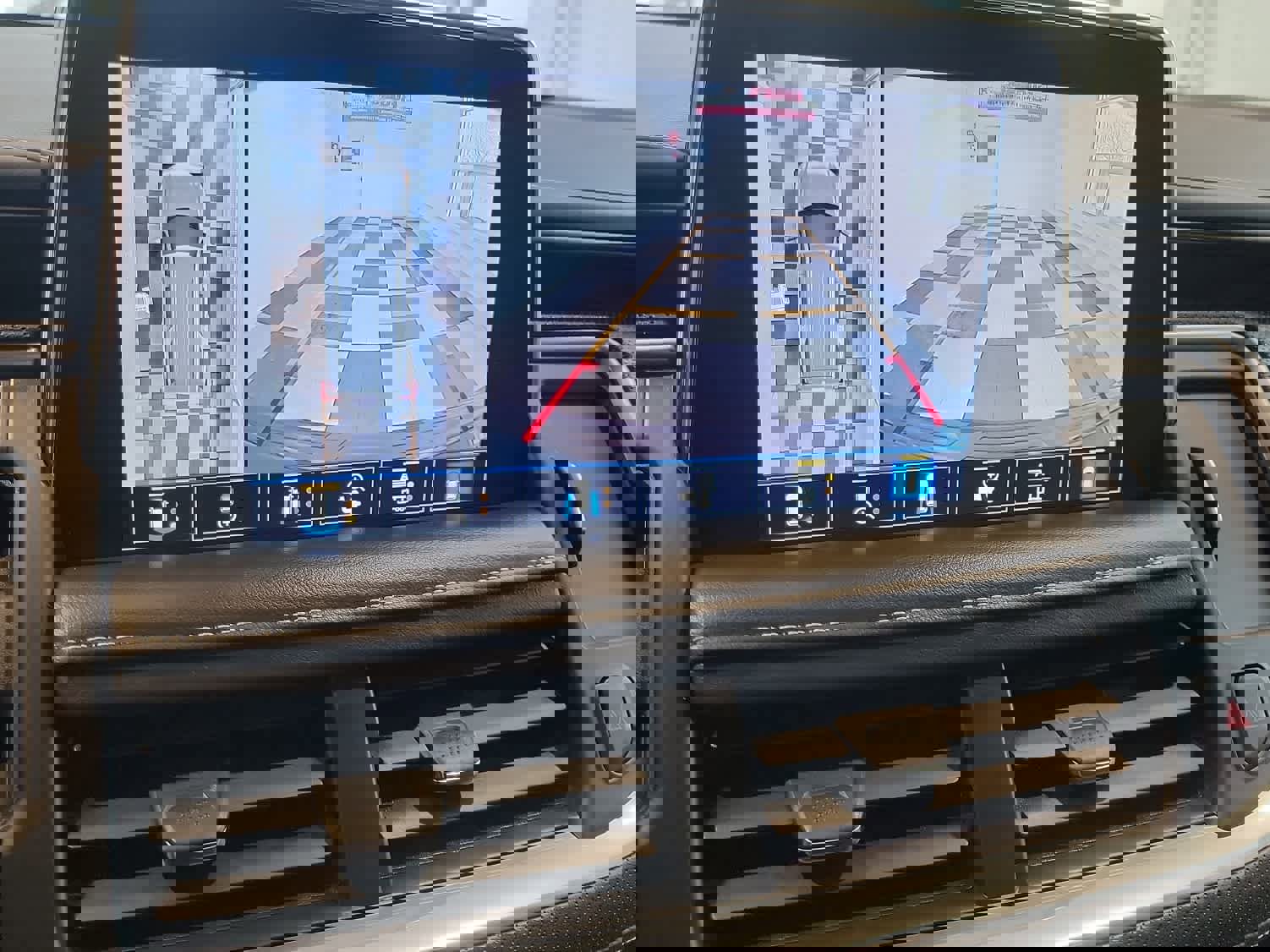 Used 2021 Chevrolet Tahoe Premier w/ Premium Package image 17