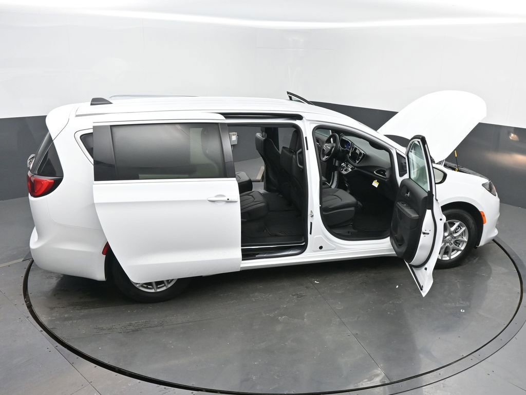 New 2026 Chrysler Voyager LX FWD image 65