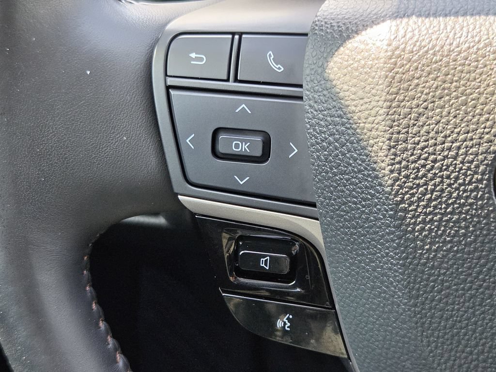 Used 2025 Toyota Camry XLE w/ Premium Plus Package FWD image 24