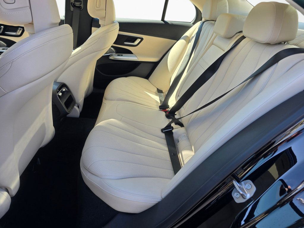New 2027 Mercedes-Benz E 350 4MATIC Sedan image 17