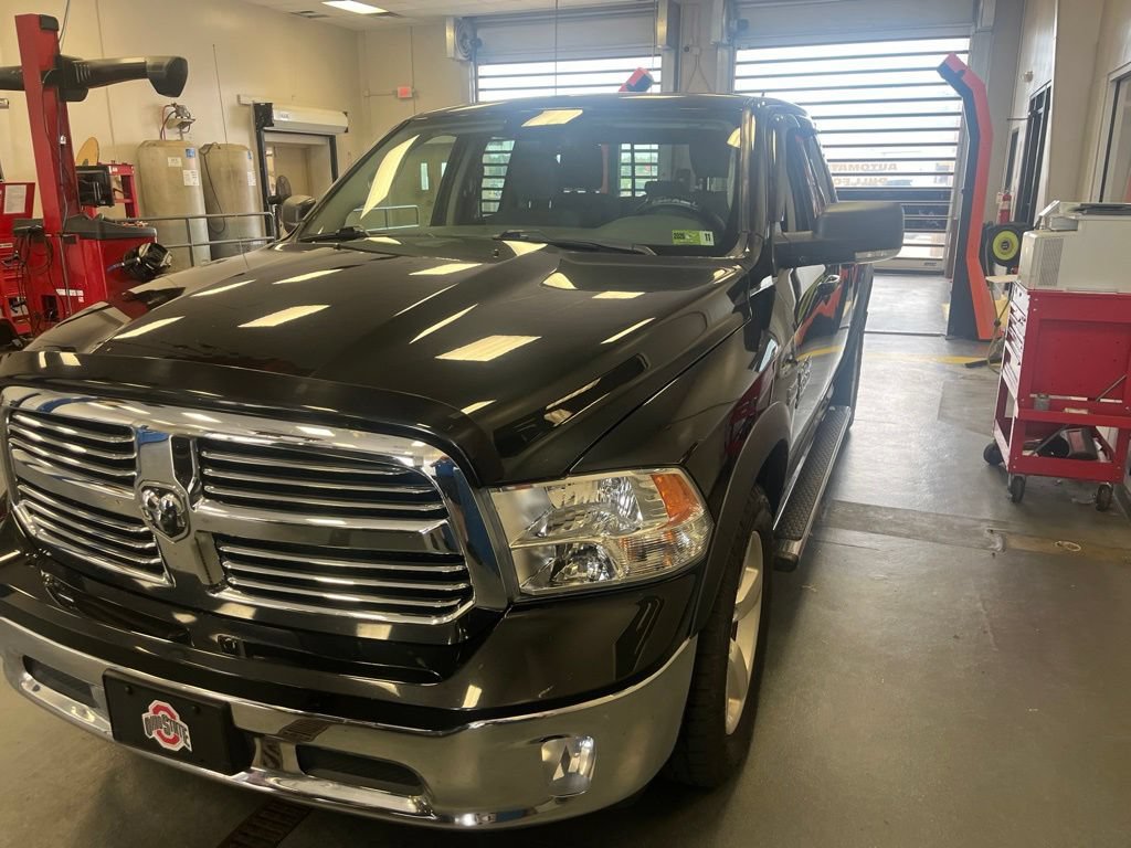 Used 2019 RAM 1500 Classic SLT w/ SLT Plus D←cor Group AWD/4WD image 2