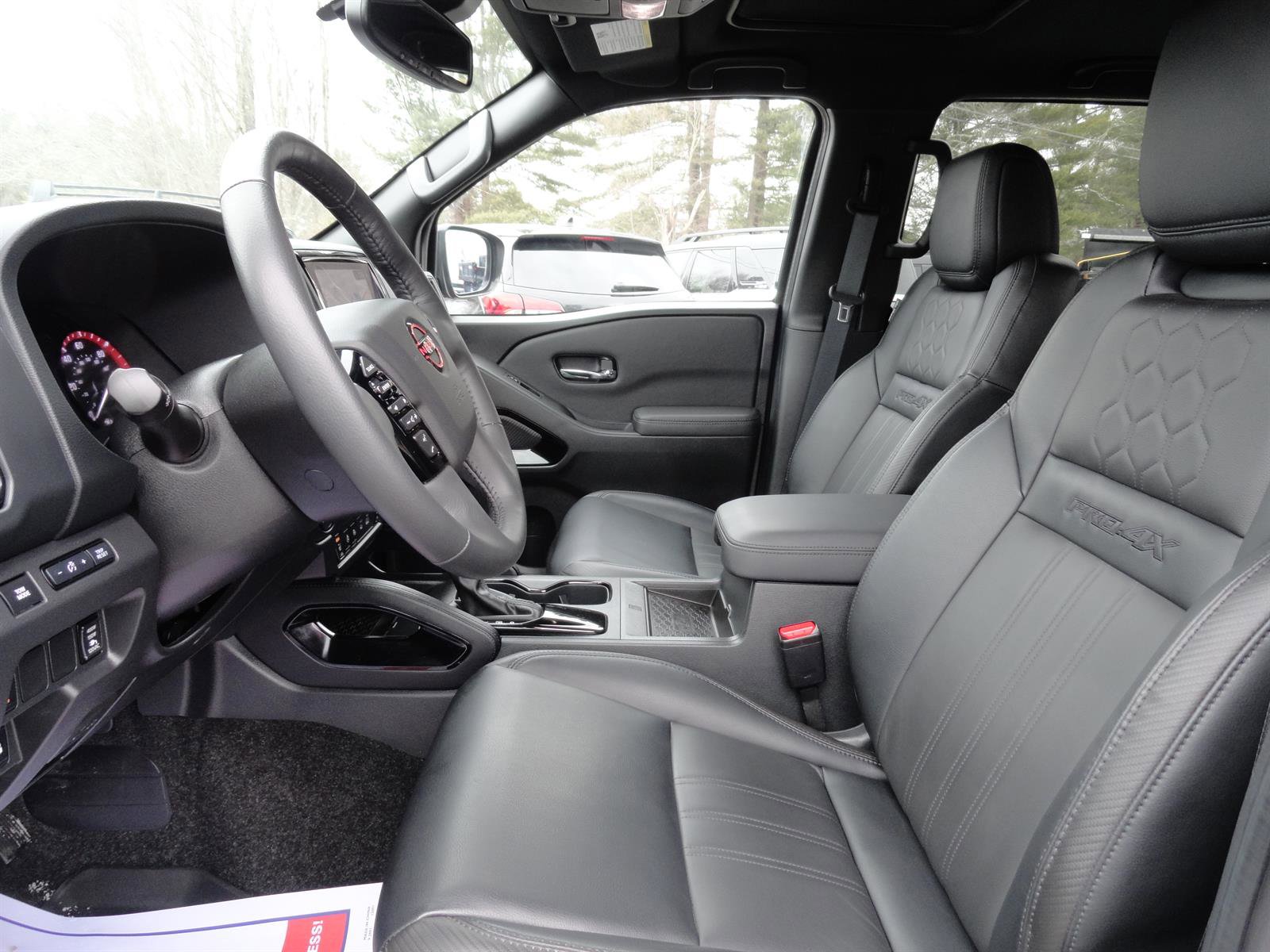 Used 2022 Nissan Frontier PRO-4X w/ Pro-4X Premium Package image 13