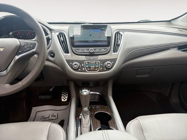 Used 2017 Chevrolet Malibu Premier w/ Premier Sun and Wheel Package FWD image 11