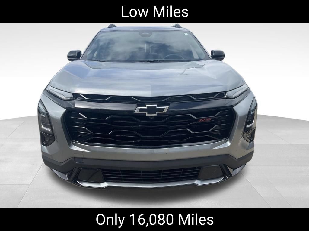 Used 2025 Chevrolet Equinox RS w/ Safety and Technology Package FWD image 2