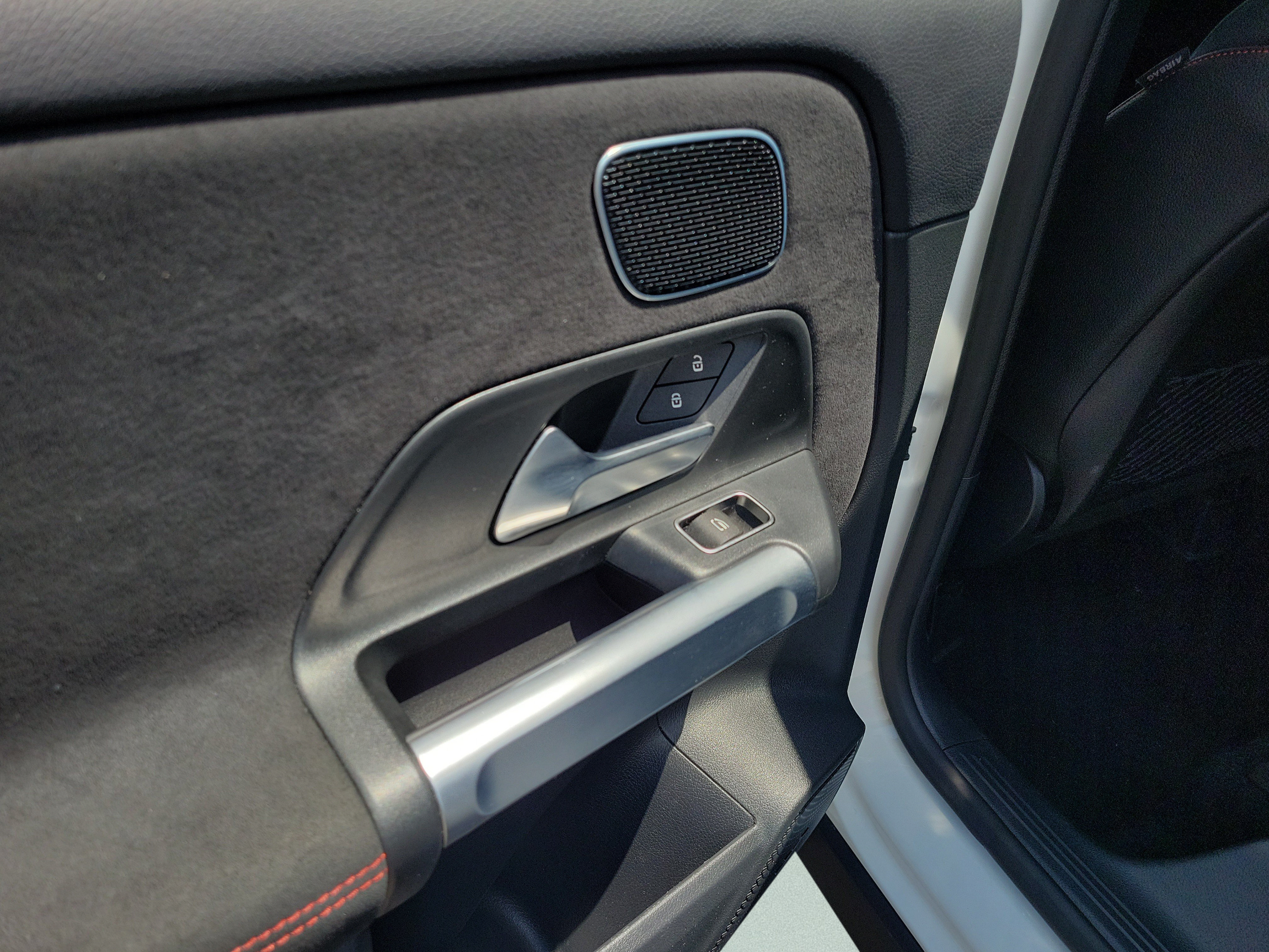 Certified 2024 Mercedes-Benz GLB 250 image 8