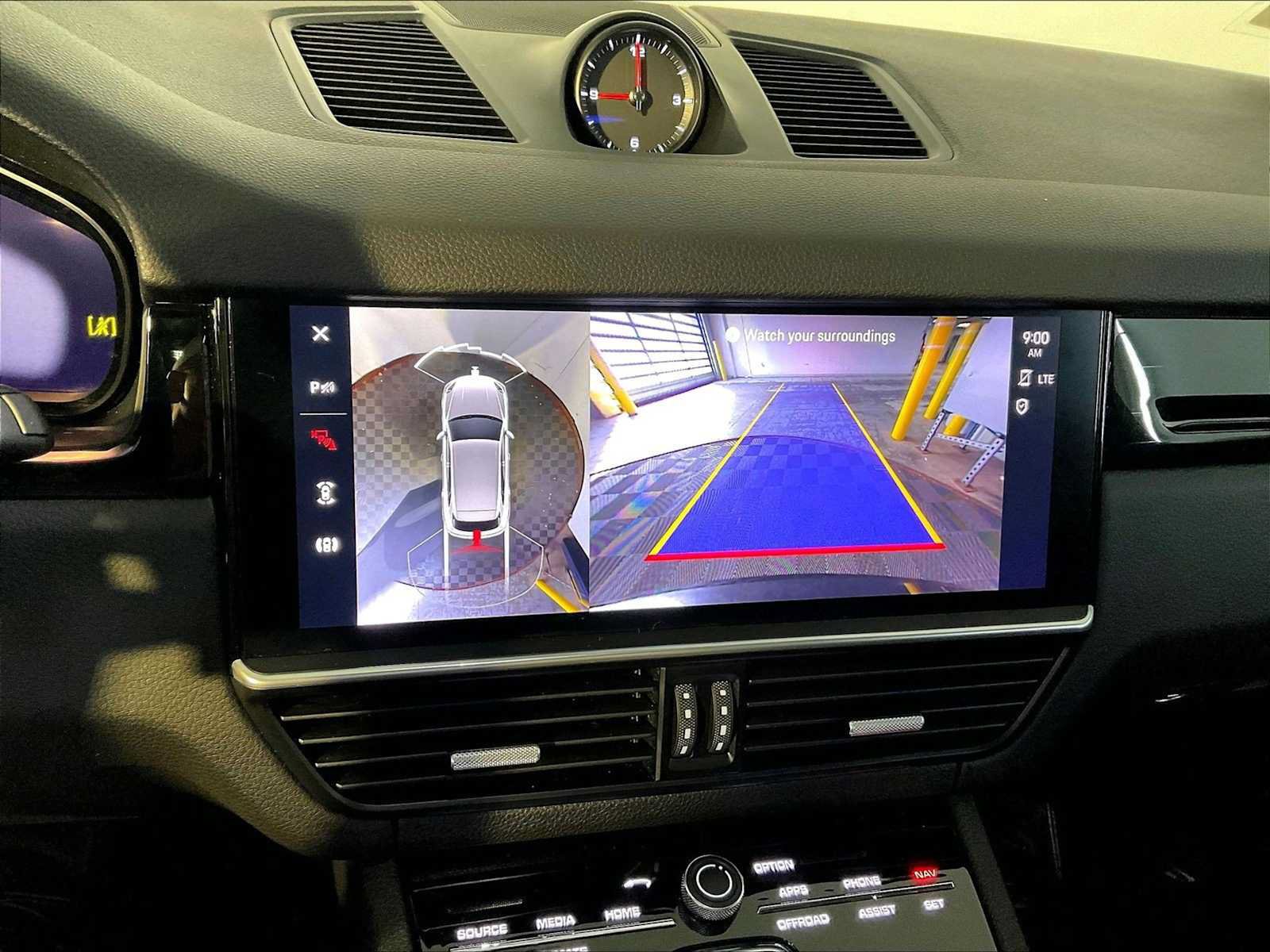 Certified 2023 Porsche Cayenne AWD/4WD image 31