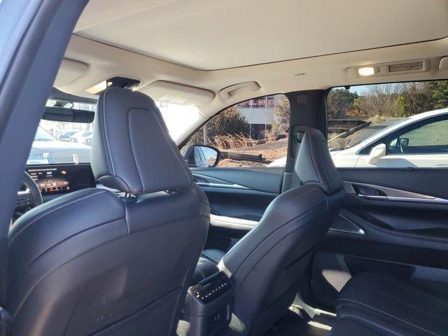 Used 2025 INFINITI QX60 Luxe image 8