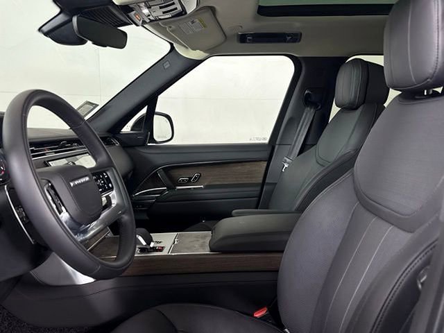 New 2025 Land Rover Range Rover SE image 6