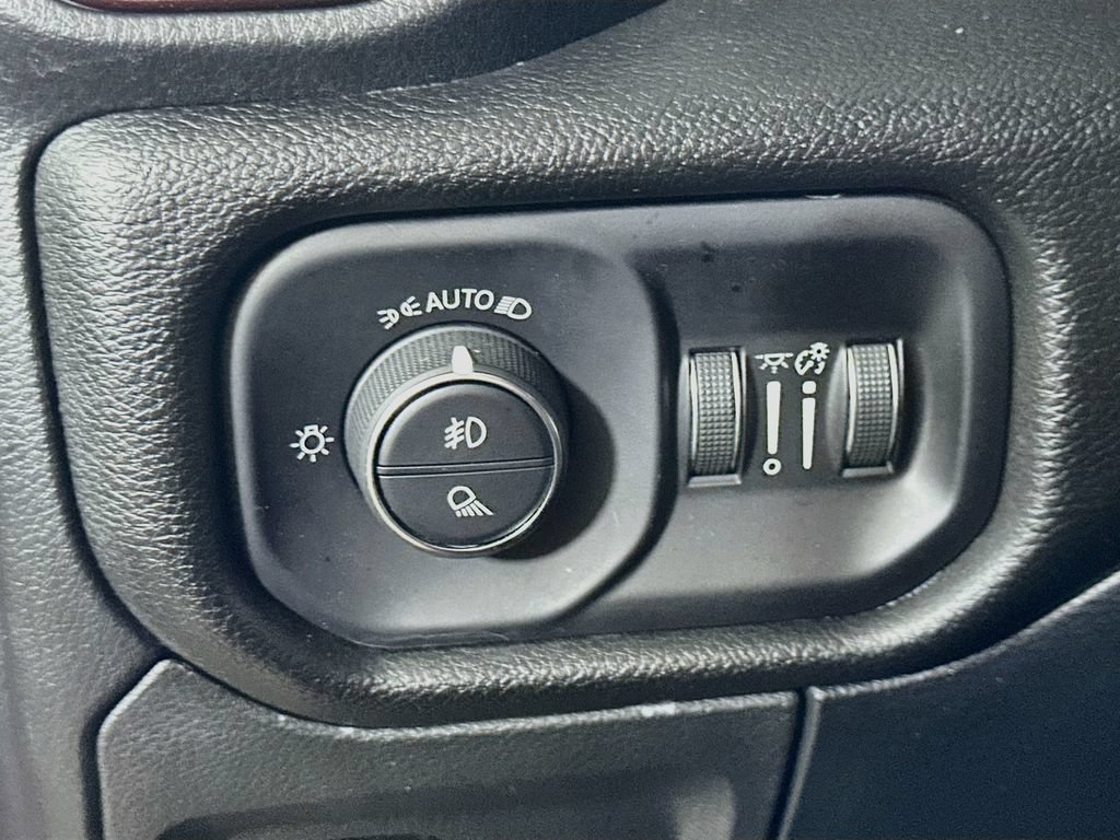 Used 2025 RAM 1500 Rebel AWD/4WD image 23