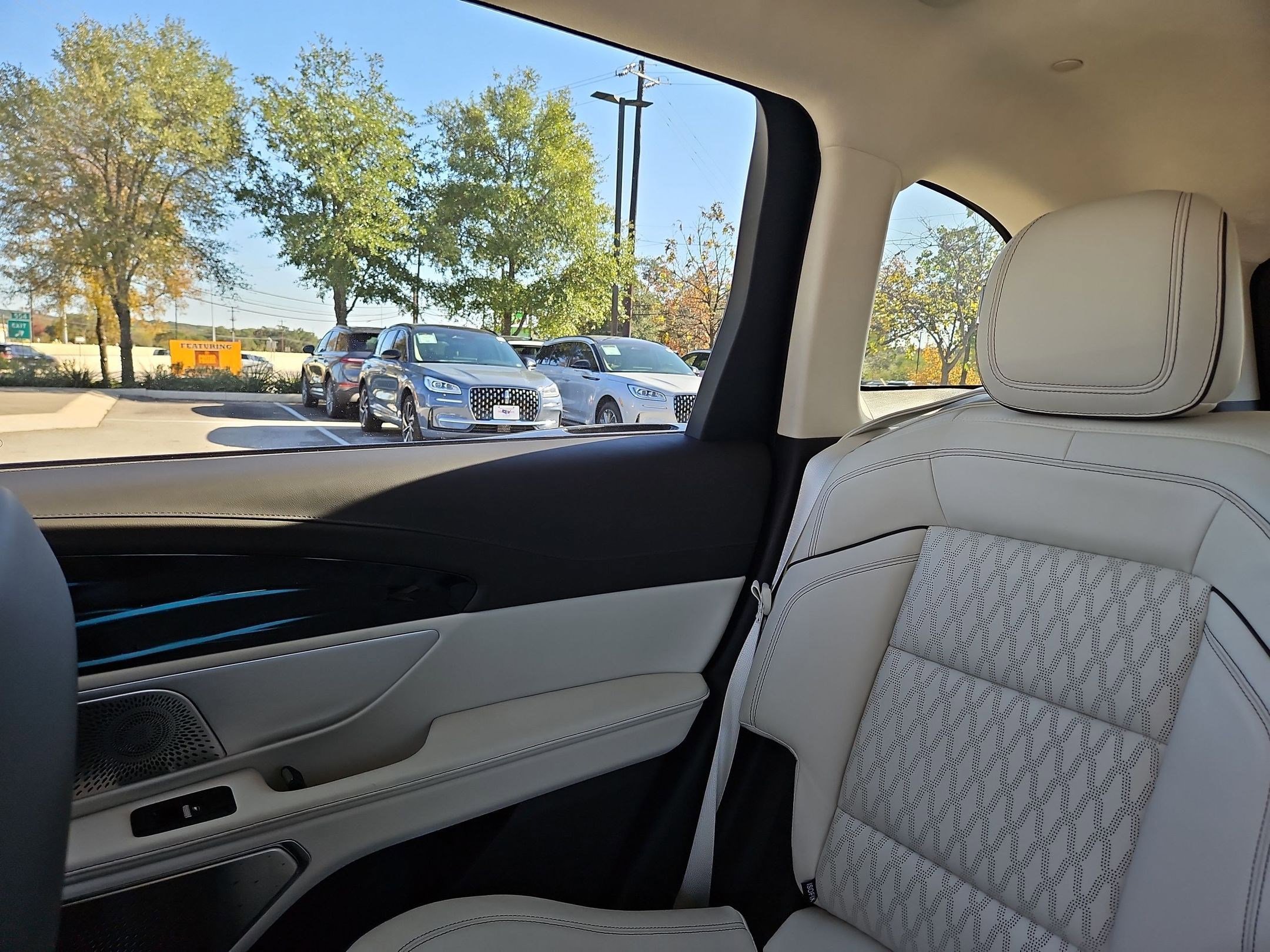 Used 2025 Lincoln Nautilus Black Label image 4