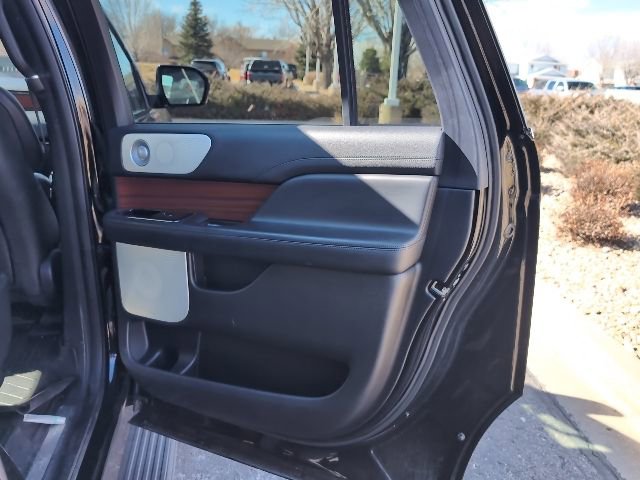 Used 2021 Lincoln Navigator L Reserve image 10