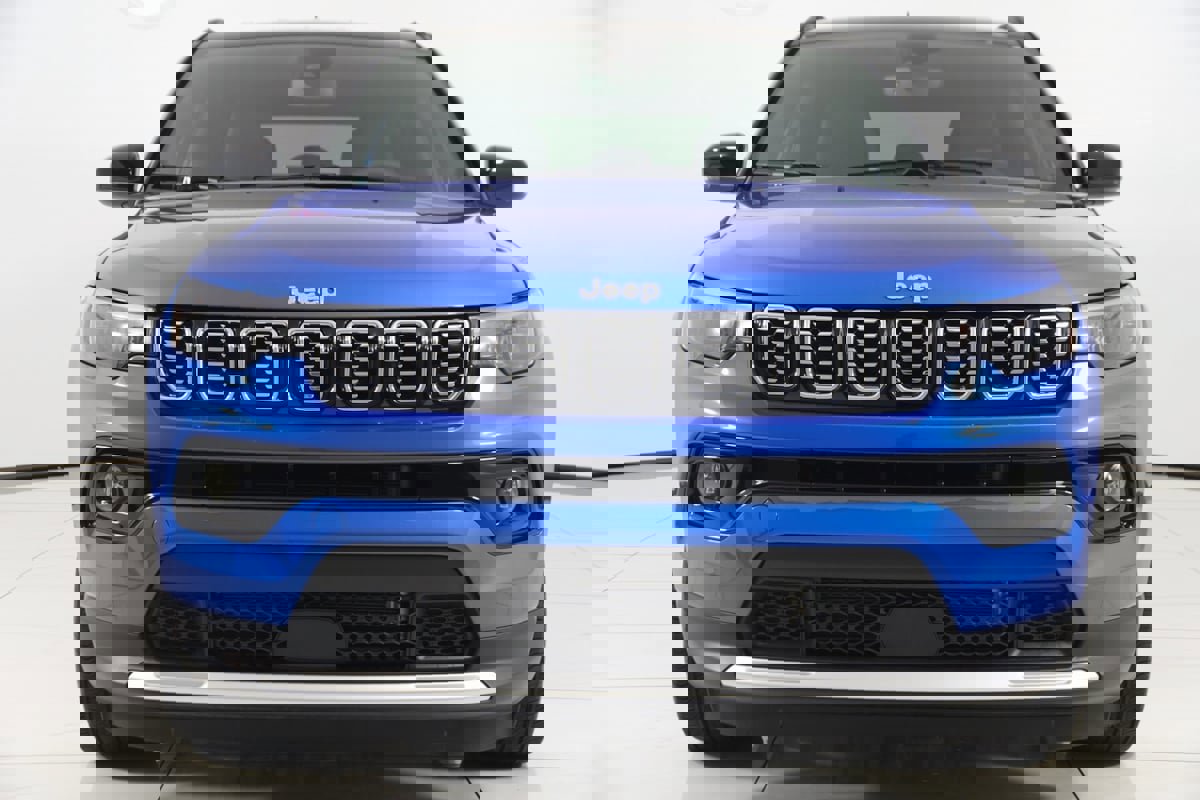 Used 2024 Jeep Compass Limited image 48