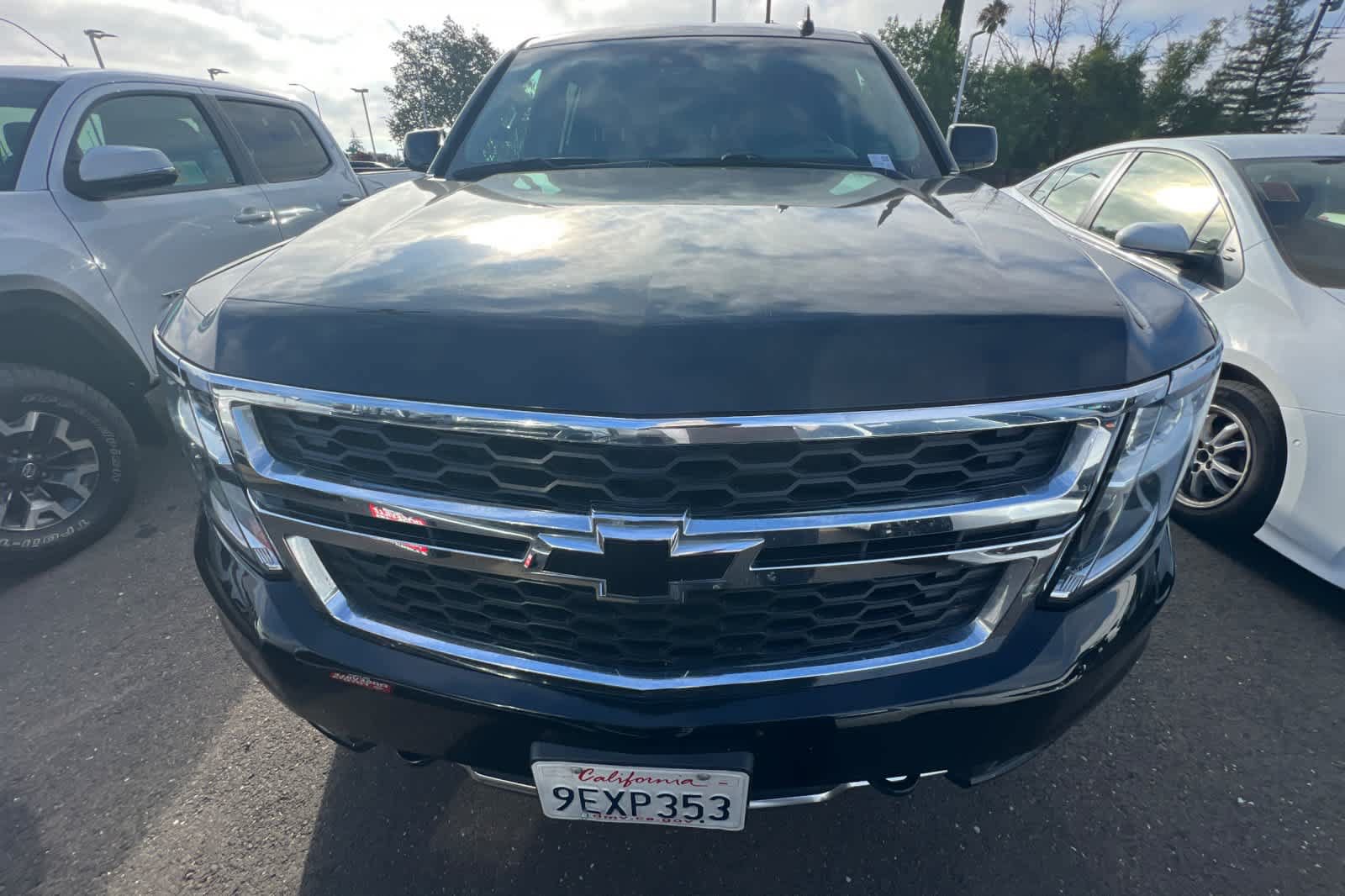 Used 2019 Chevrolet Suburban LT AWD/4WD image 2