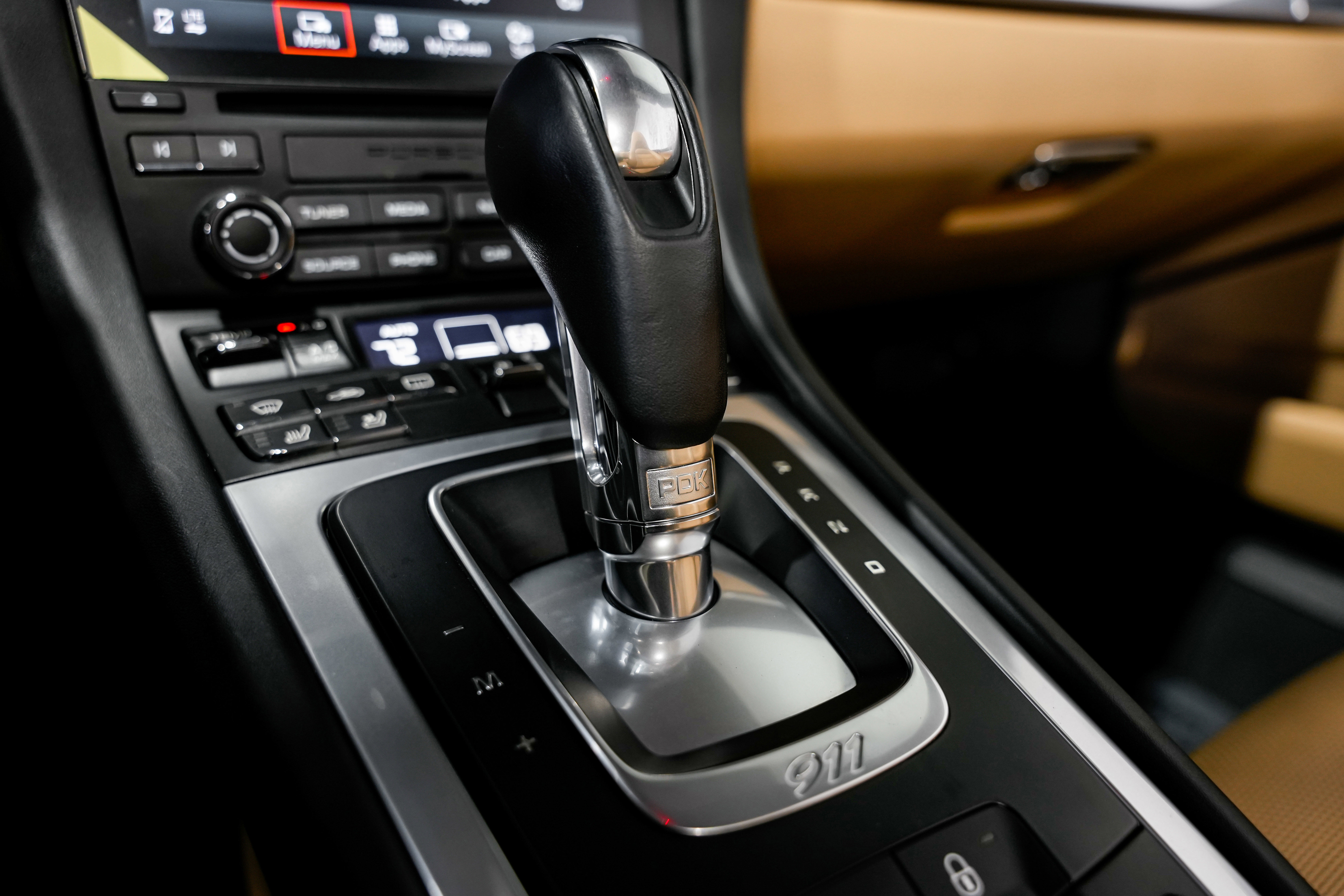 Used 2018 Porsche 911 Turbo image 15