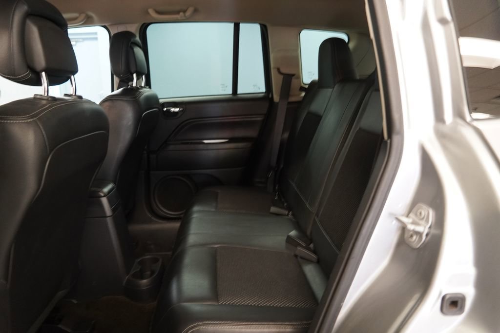 Used 2016 Jeep Compass Latitude AWD/4WD image 25