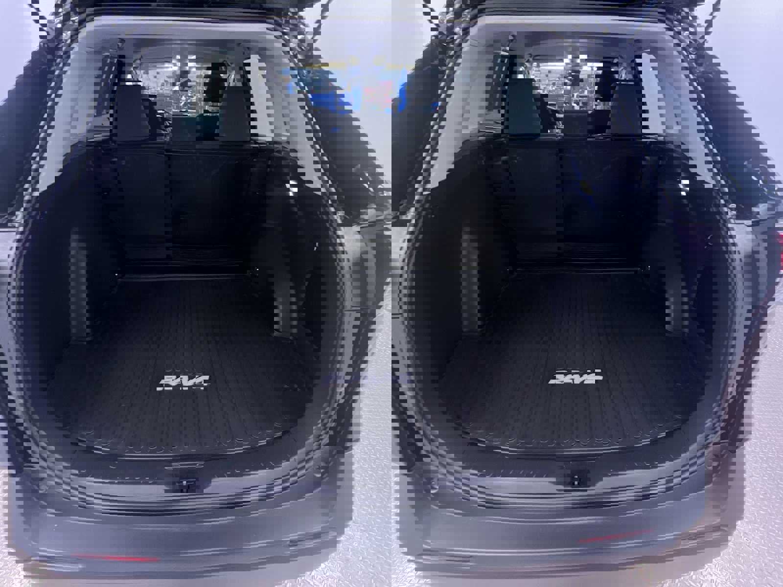 Used 2022 Toyota RAV4 XLE image 38