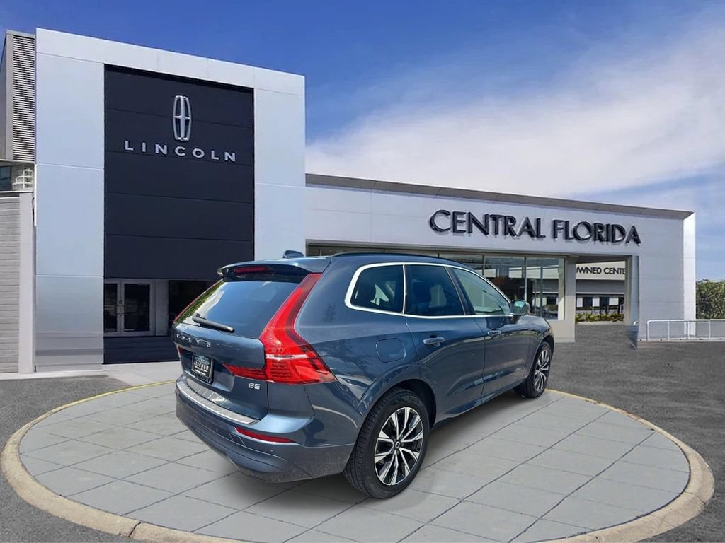 Used 2023 Volvo XC60 B5 Core w/ Climate Package FWD image 3