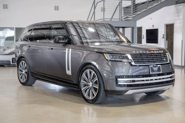 Used 2023 Land Rover Range Rover Long Wheelbase Autobiography image 8
