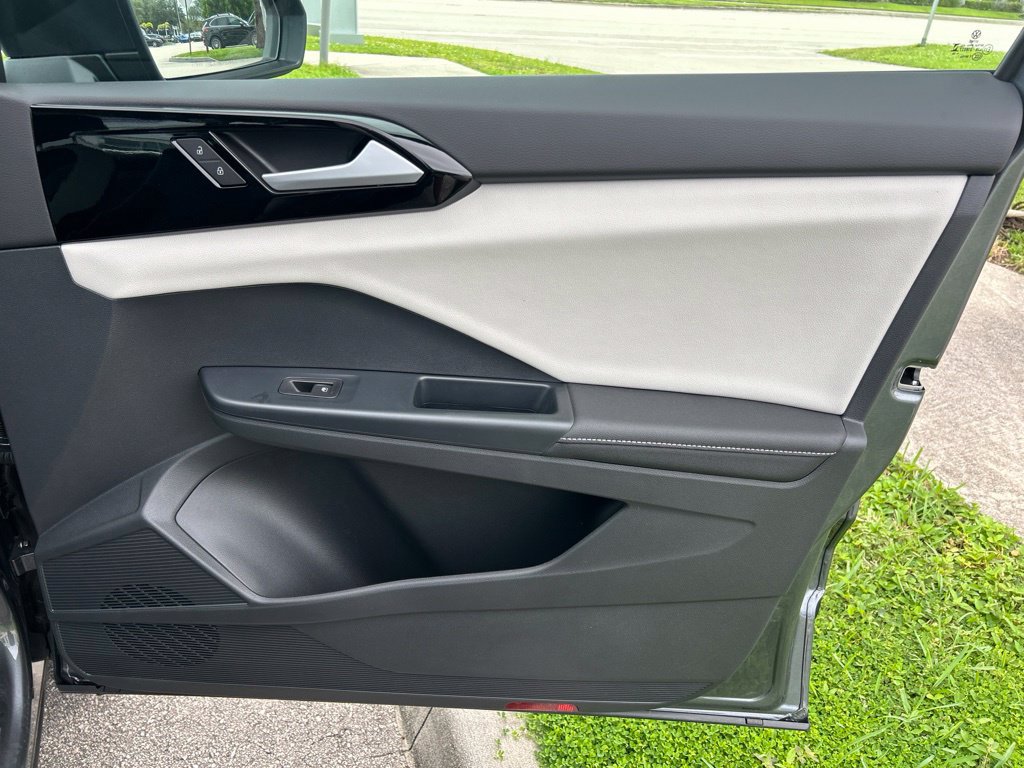 New 2026 Volkswagen Taos S AWD/4WD image 40