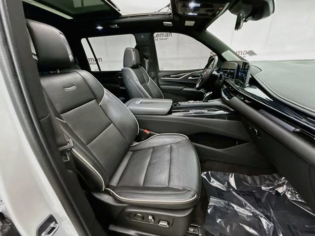Used 2023 Cadillac Escalade ESV Sport w/ Touring Package AWD/4WD image 31