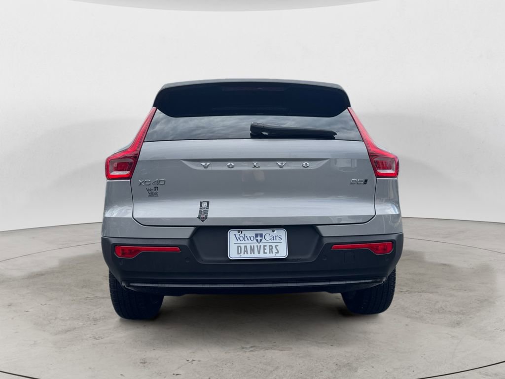 Certified 2025 Volvo XC40 B5 Plus image 5
