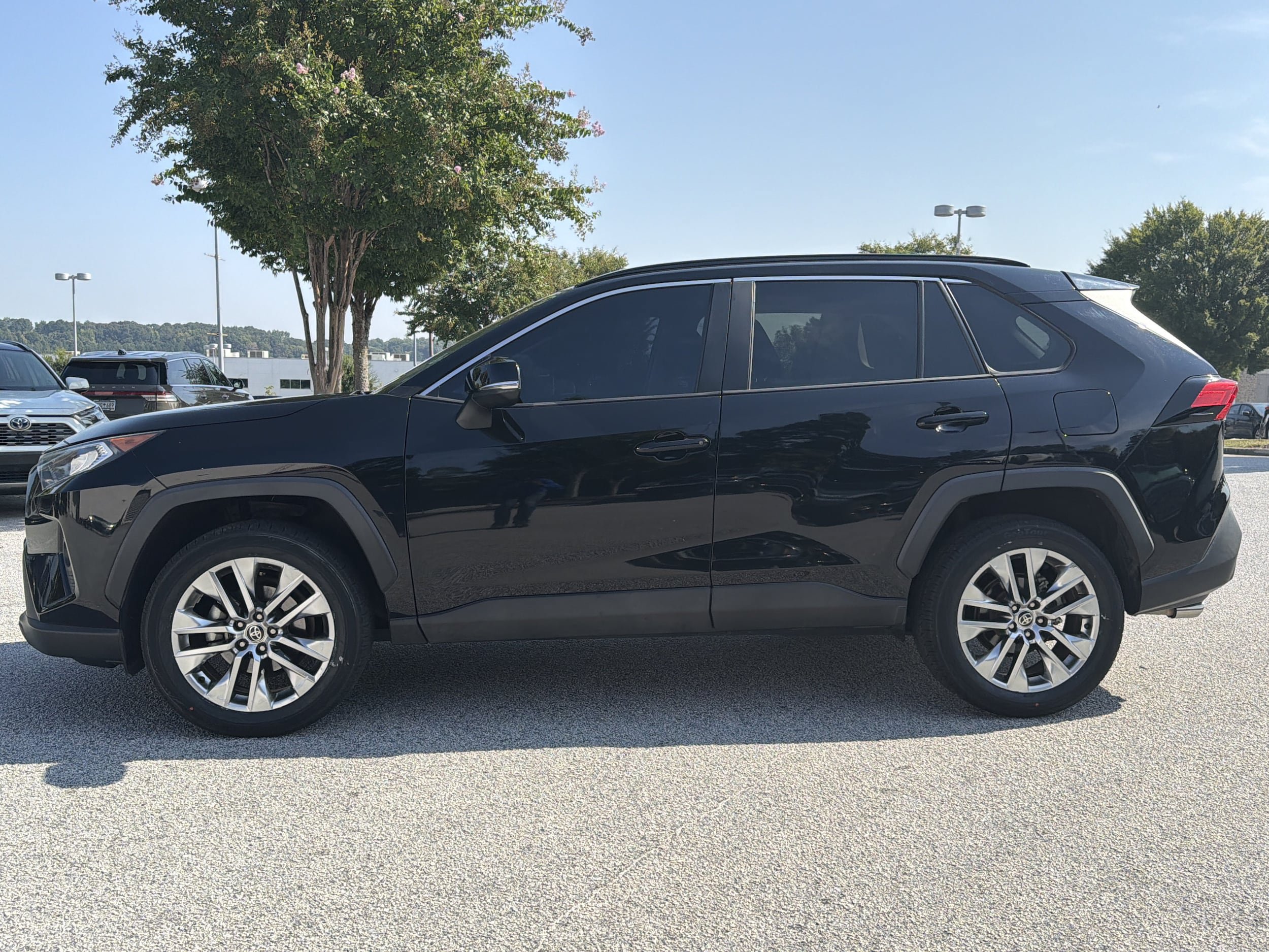 Used 2021 Toyota RAV4 XLE Premium FWD image 24