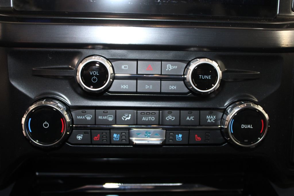 New 2026 Ford F250 Lariat w/ Black Appearance Package image 47