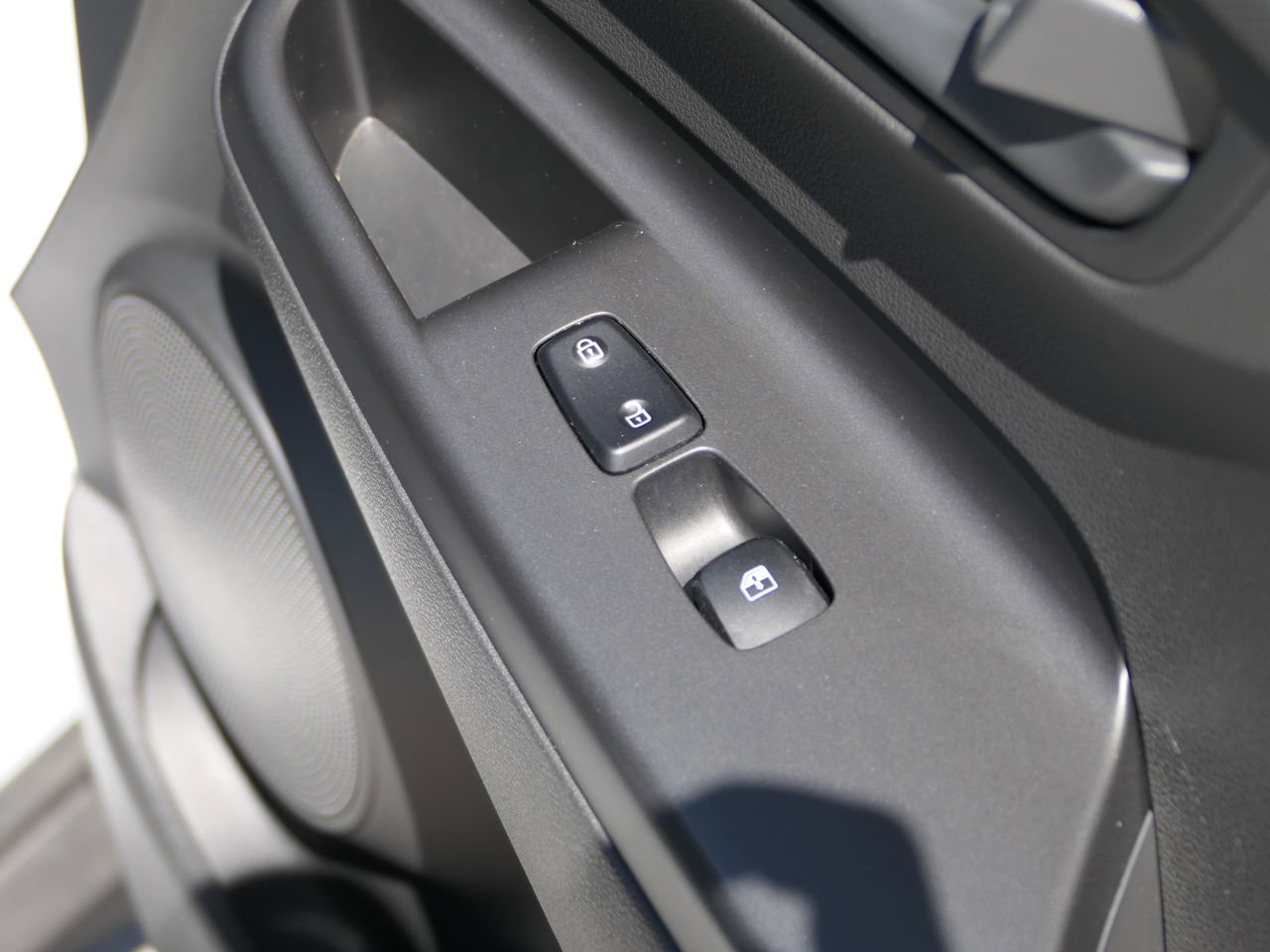 Used 2020 Hyundai Kona SEL w/ Cargo Package FWD image 27