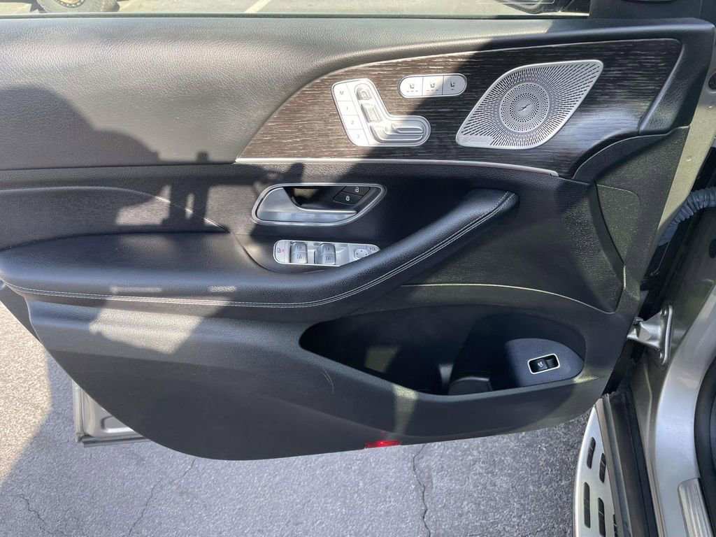 Used 2021 Mercedes-Benz GLS 450 4MATIC image 27