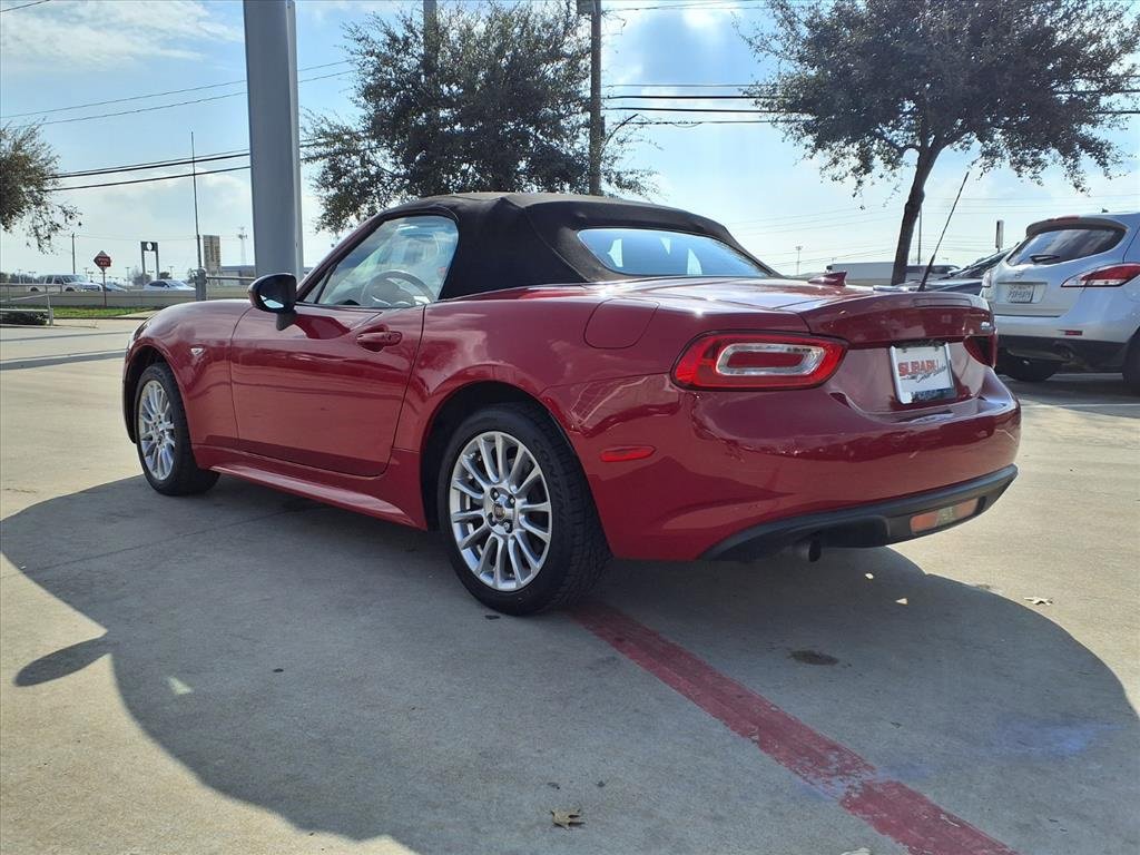 Used 2020 FIAT 124 Spider Classica w/ Technology Group image 2