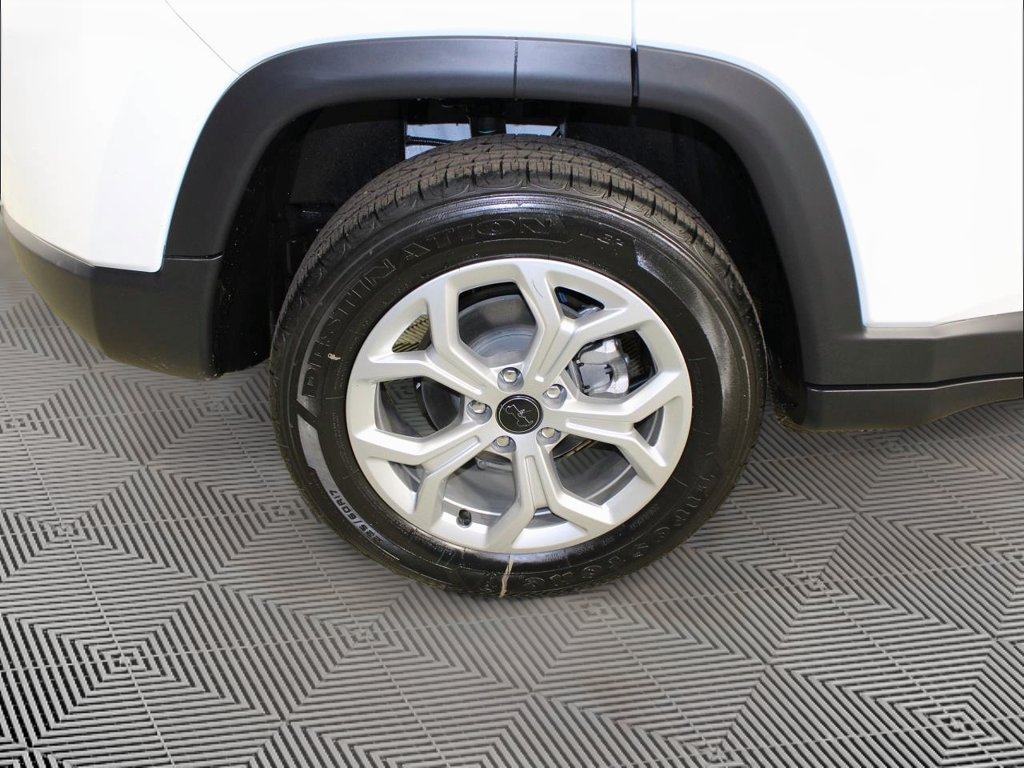 New 2025 Jeep Compass Latitude AWD/4WD image 42